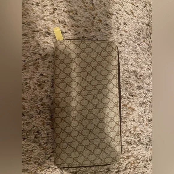 Gucci wallet !! - Picture 2 of 8